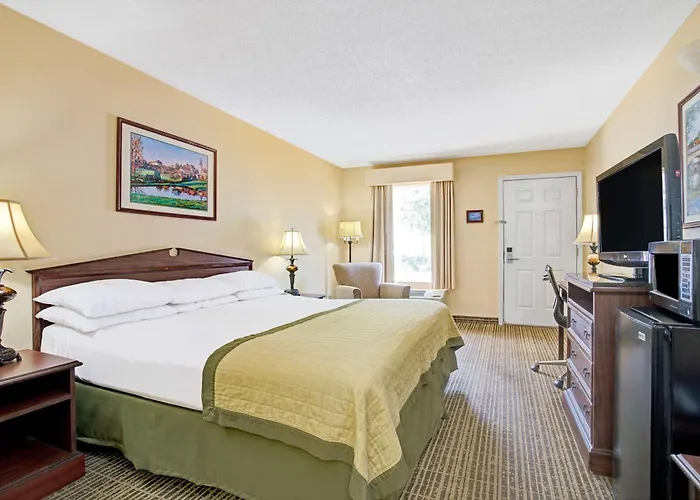 Baymont By Wyndham Smithfield