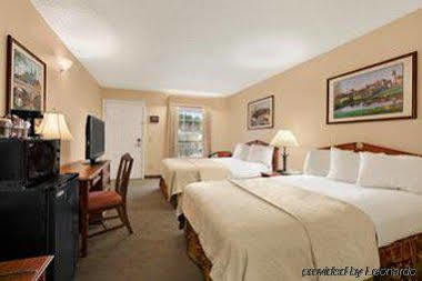 Hotel Baymont By Wyndham Smithfield