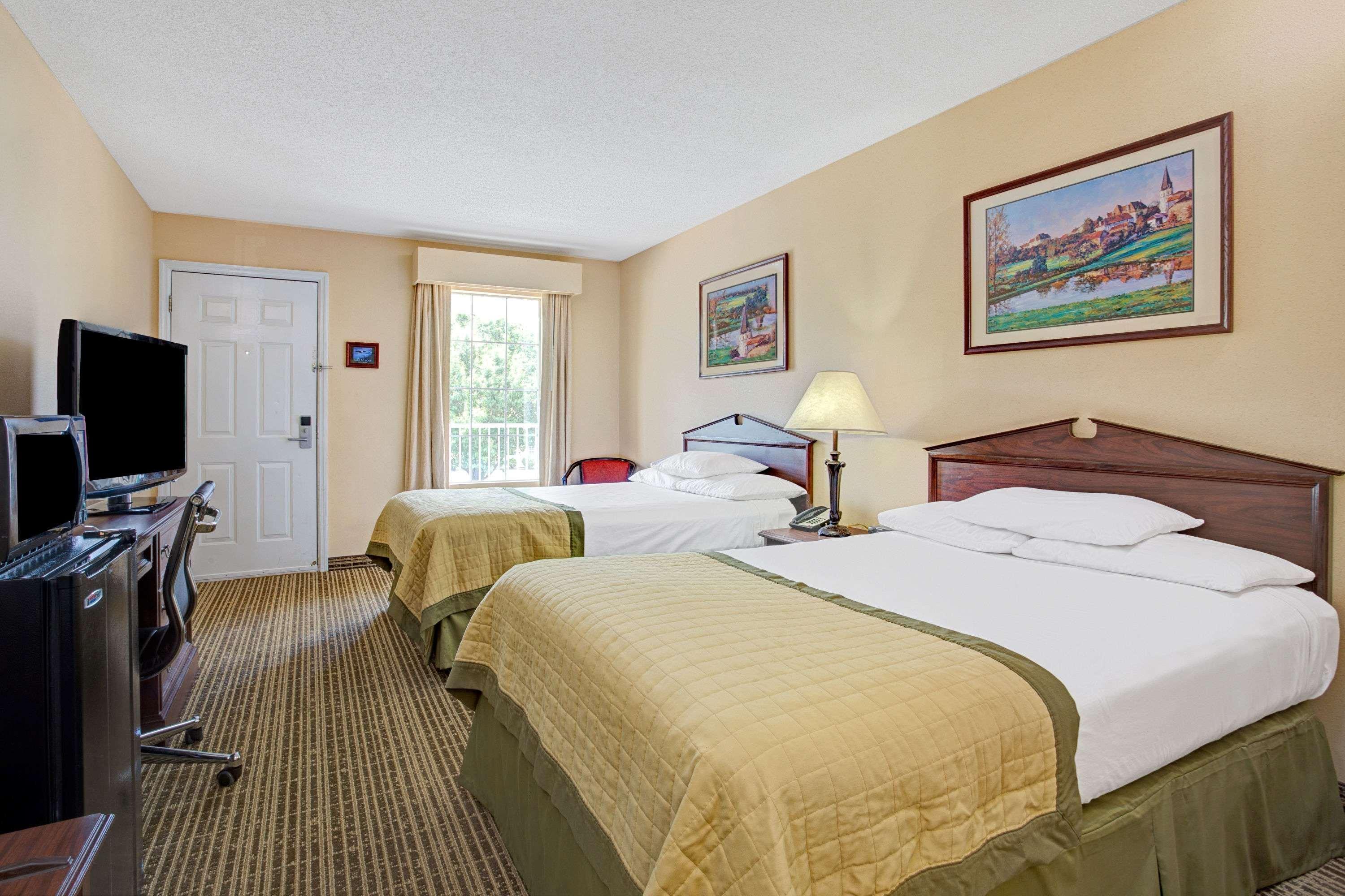 Baymont By Wyndham Hotel 2*