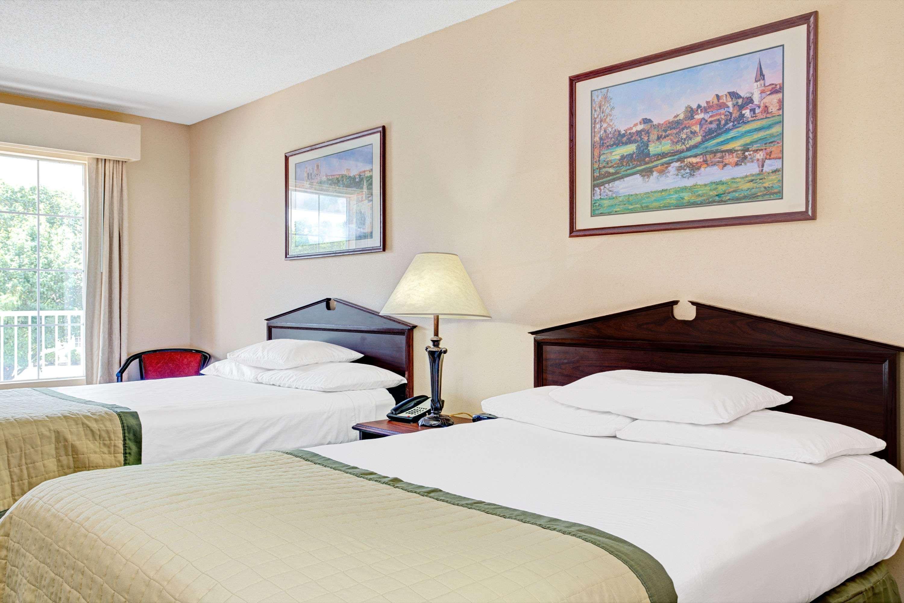 Baymont By Wyndham Hotel