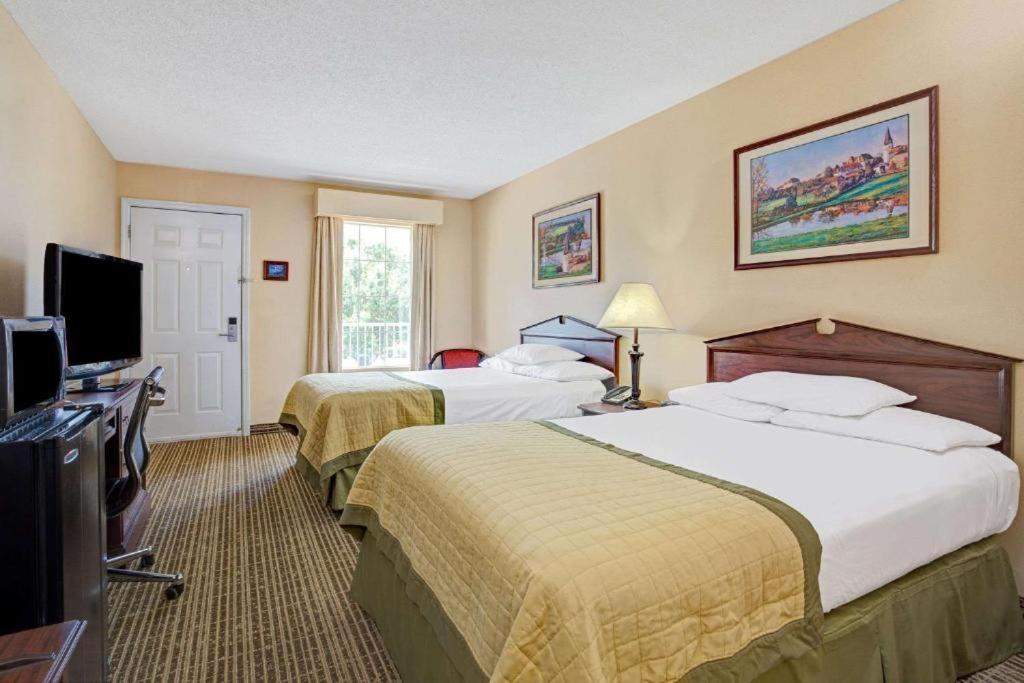 Baymont By Wyndham Hotel